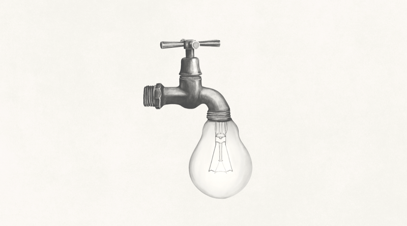 lampadina che esce da un rubinetto: fonte di idee